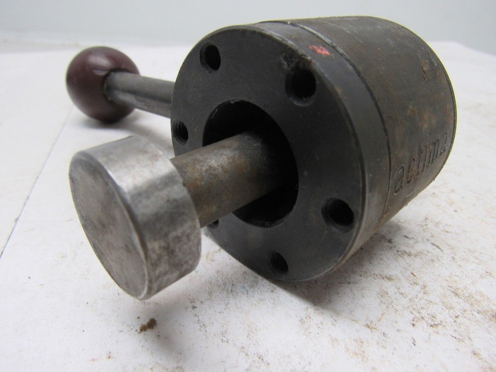 Kipp "Actima" Clamping Device W/Through Hole