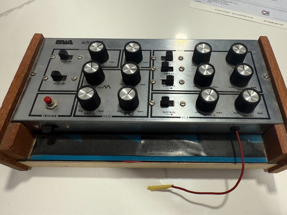 Paia Gnome Synthesizer 70s DIY Electronics kit analog