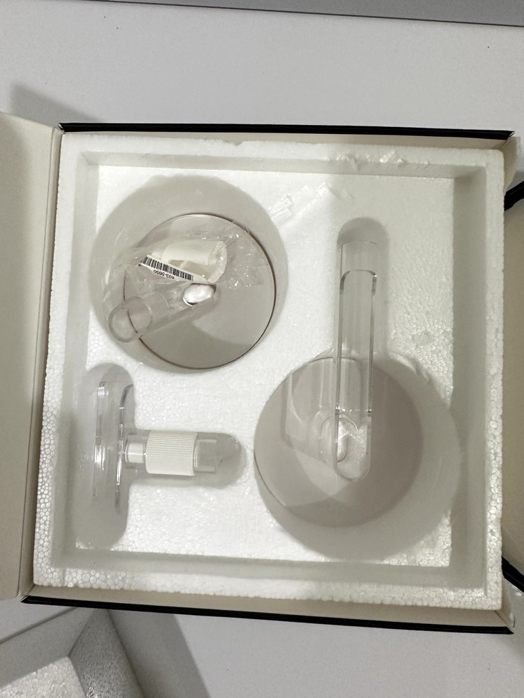 Apple iSight M9330LL/B FireWire Webcam w Noise Suppression Microphone Complete