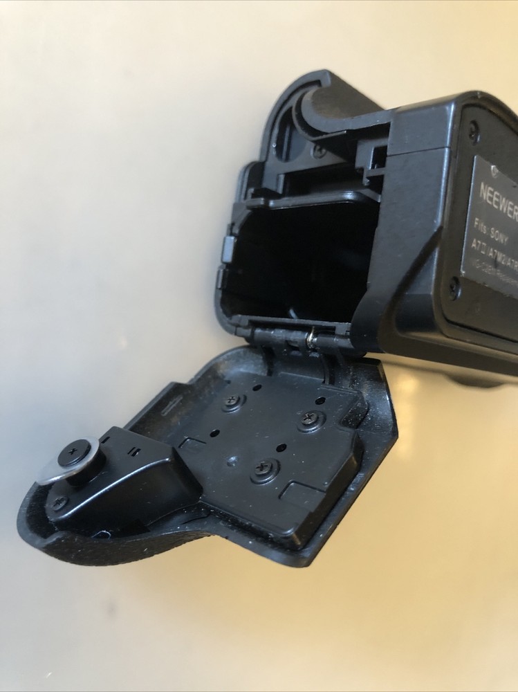 Neewer Battery Grip for Sony /A7R2