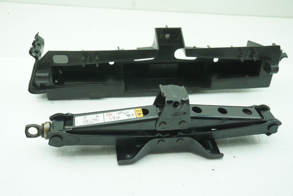 2007 - 2017 LINCOLN NAVIGATOR JACK LIFT TOOL KIT ASSEMBLY OEM