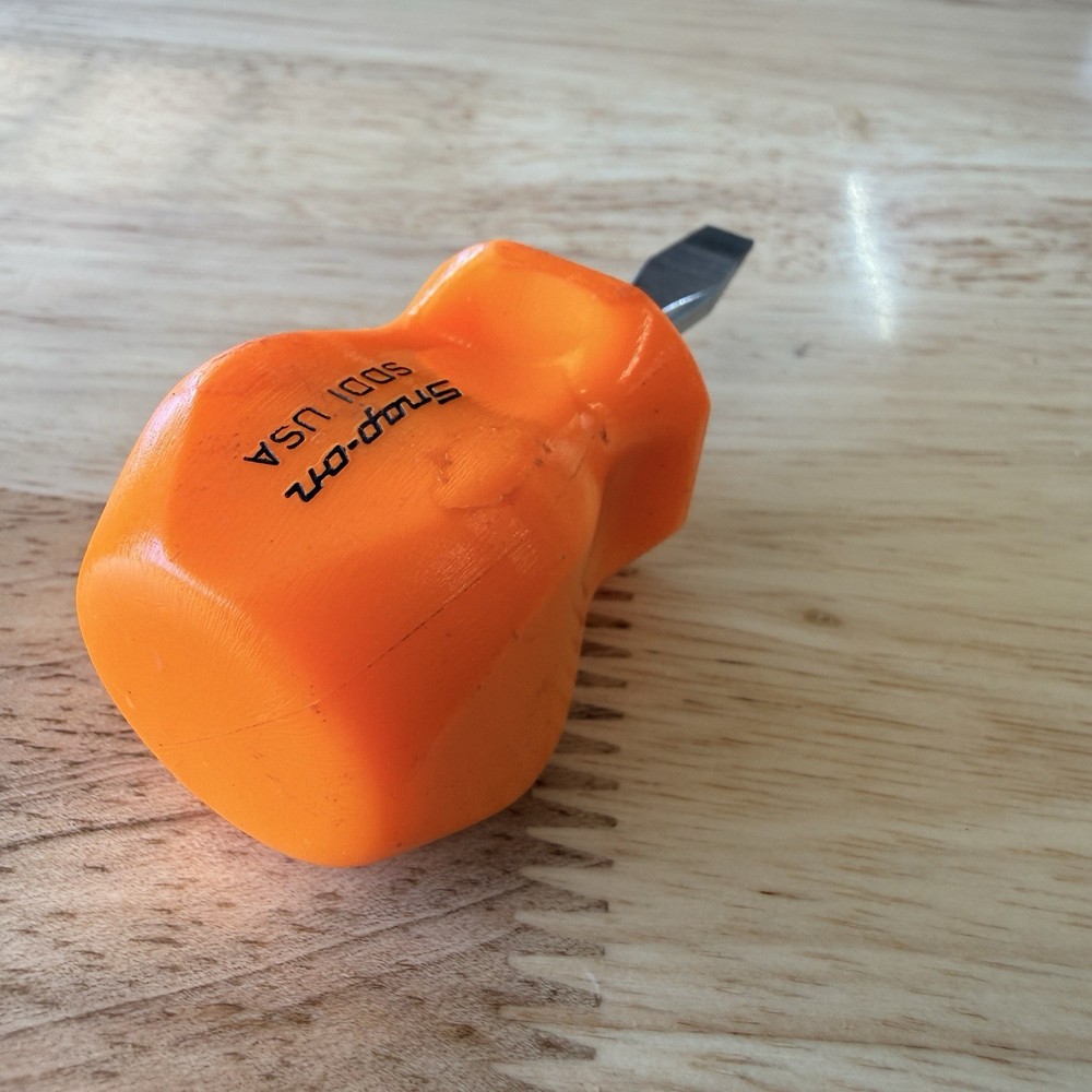 Snap On Tools Vintage Screwdriver SDD1 Orange Hard Handle Stubby Short Flat Head