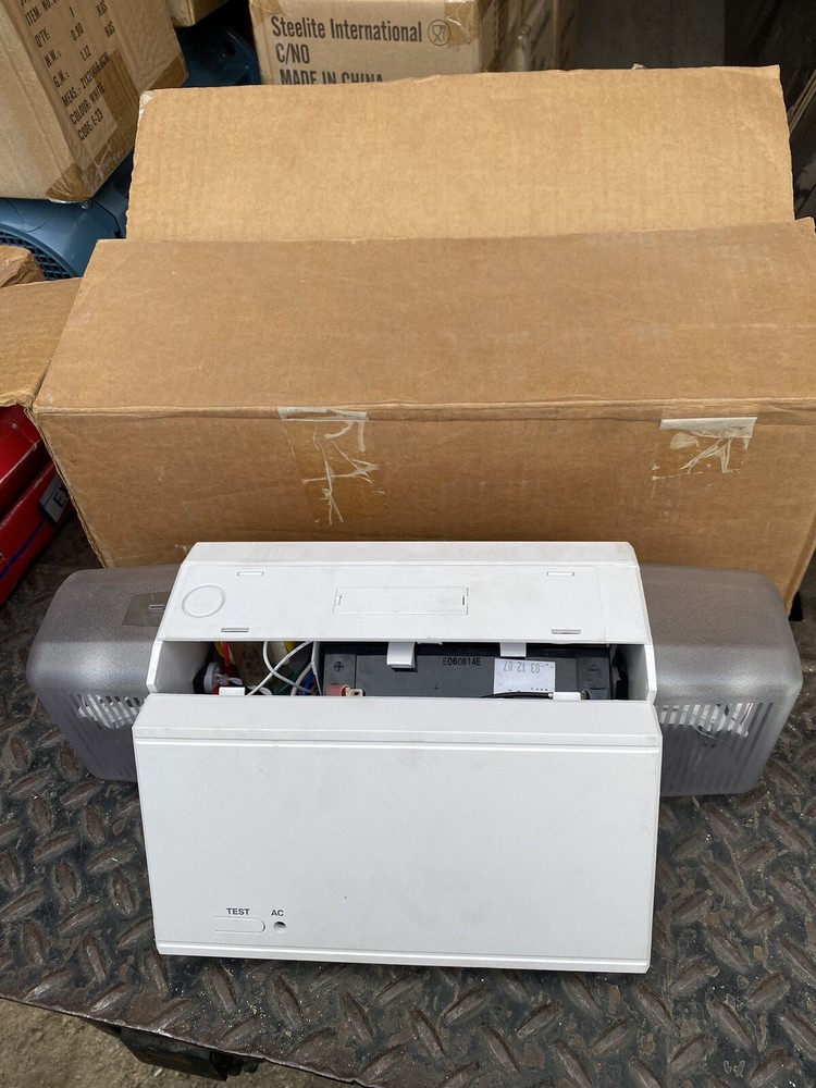 (TOA) E118LH7W Lightolier Emergency Light