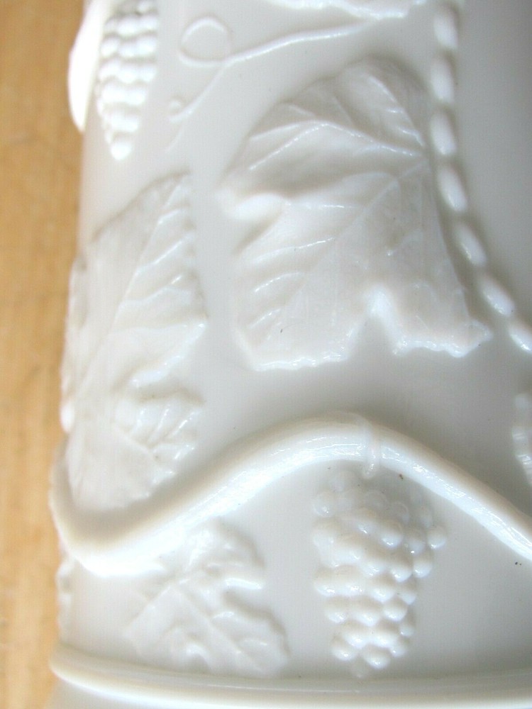 ORNATE VINTAGE MILK GLASS PITCHER HIGH RELIEF GRAPE PATTERN MEDALLION SIDE