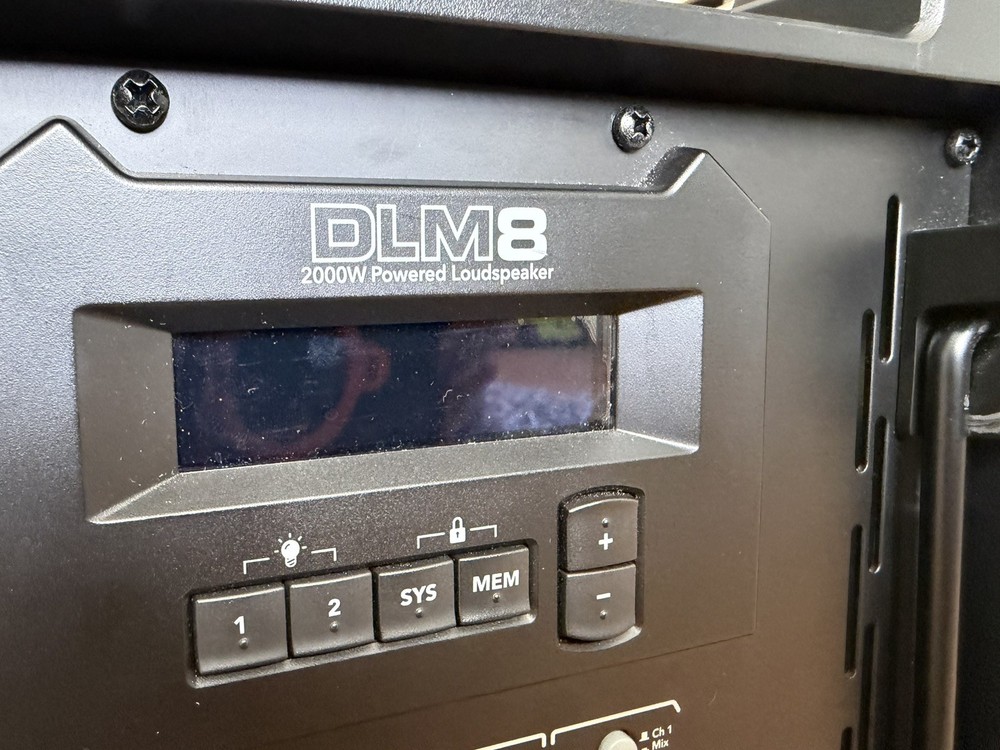 Mackie DLM8 2000W 8" Powered Active PA Speaker