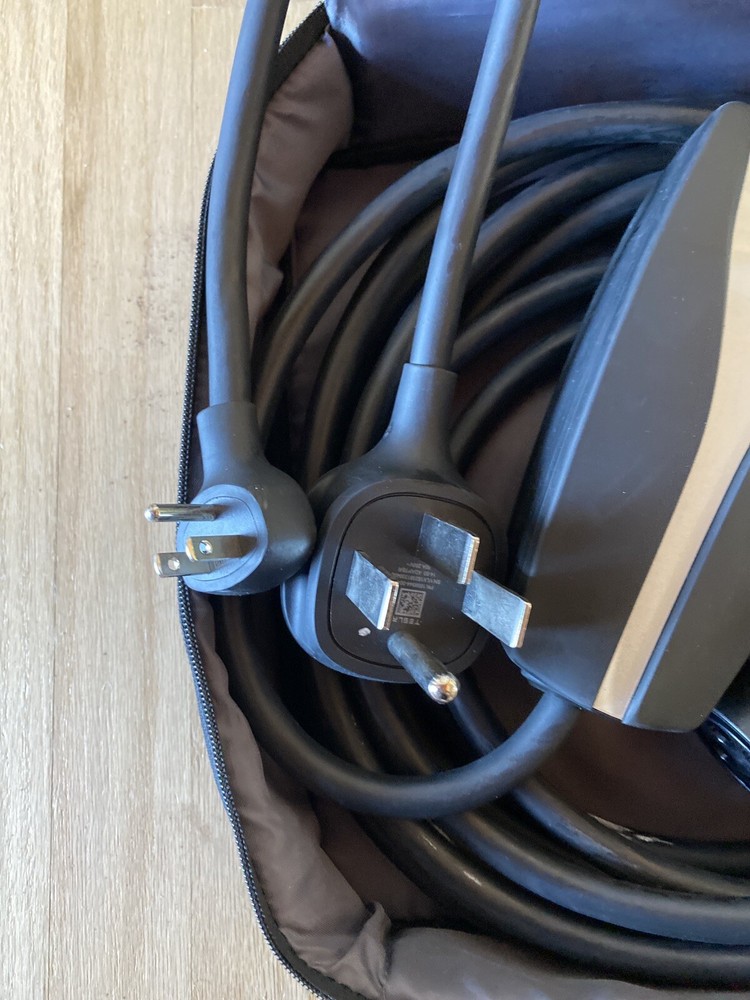 2020 - 2024 Tesla model Y 3 charger Gen 2 Mobile Connector charging cable bundle