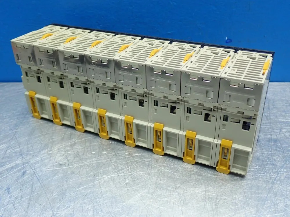 OMRON 16-POINT OUTPUT MODULE, 8PCS CJ1W-OD212