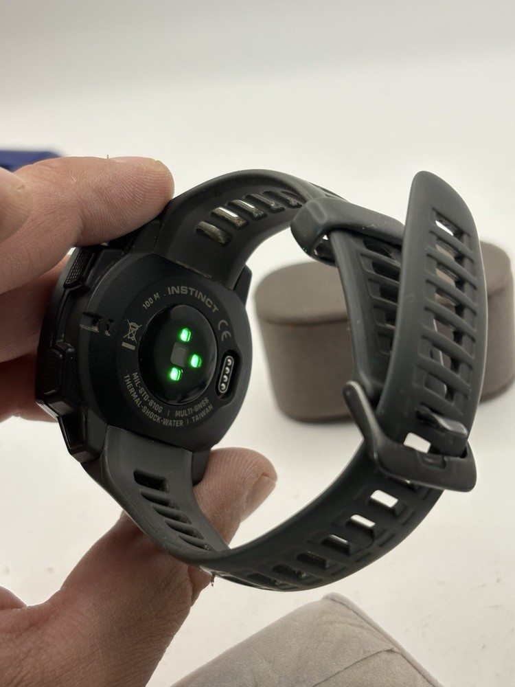 Garmin Instinct 2 Graphite Smartwatch w/ Charger Working Black