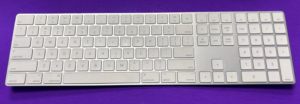 🍎ORIGINAL APPLE KEYBOARD A1843 EMC:3138 Replacement Keys W/HINGE