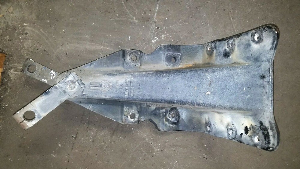 KENWORTH T2000 LEAF SPRING HANGER A85-1200-1