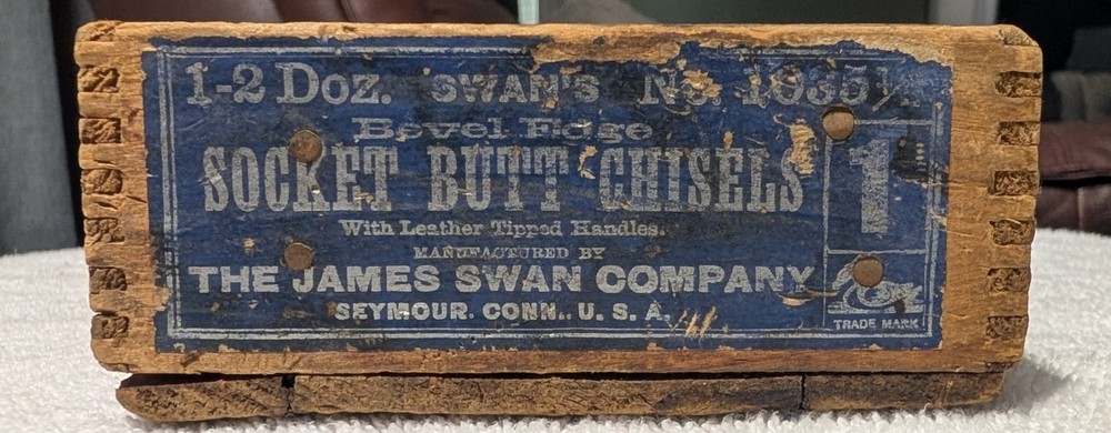 Vintage Swan socket chisel box only finger joints Seymore Conn