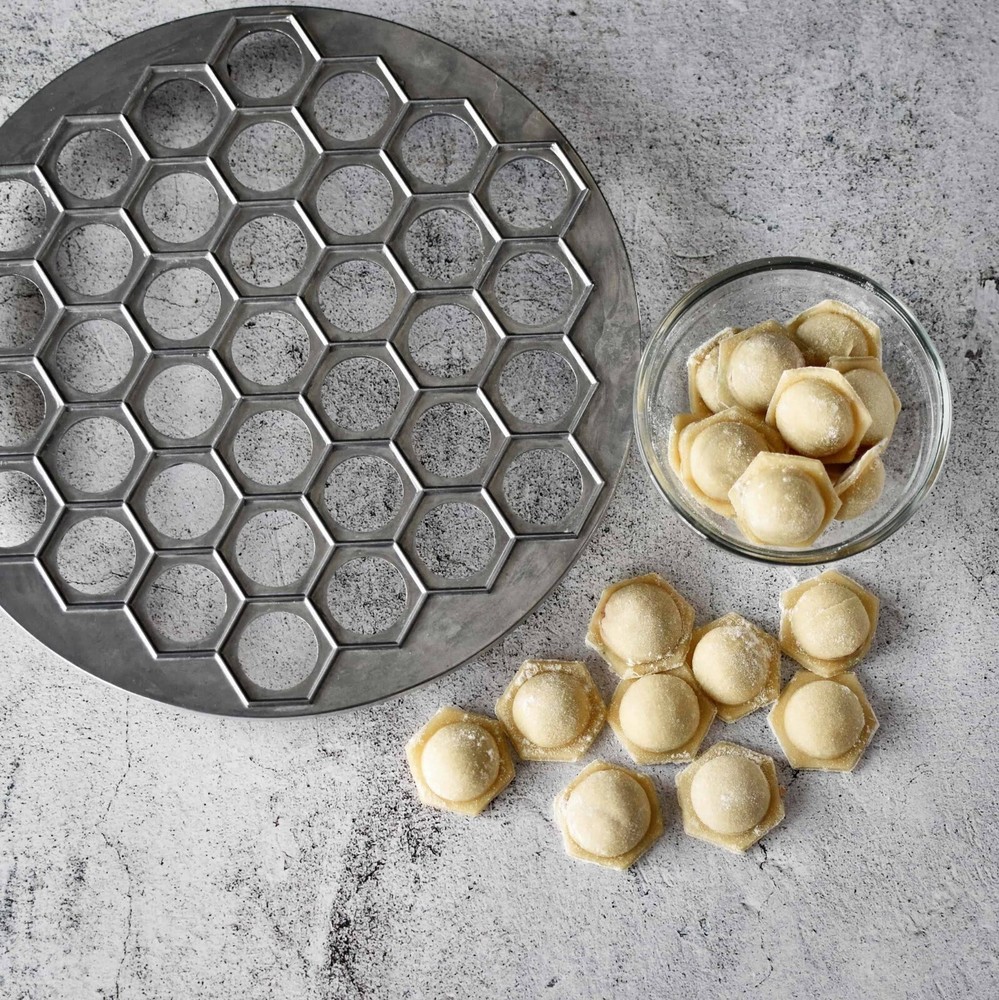 METAL DUMPLING MAKER (MOLD FOR PREPARING DUMPLINGS)
