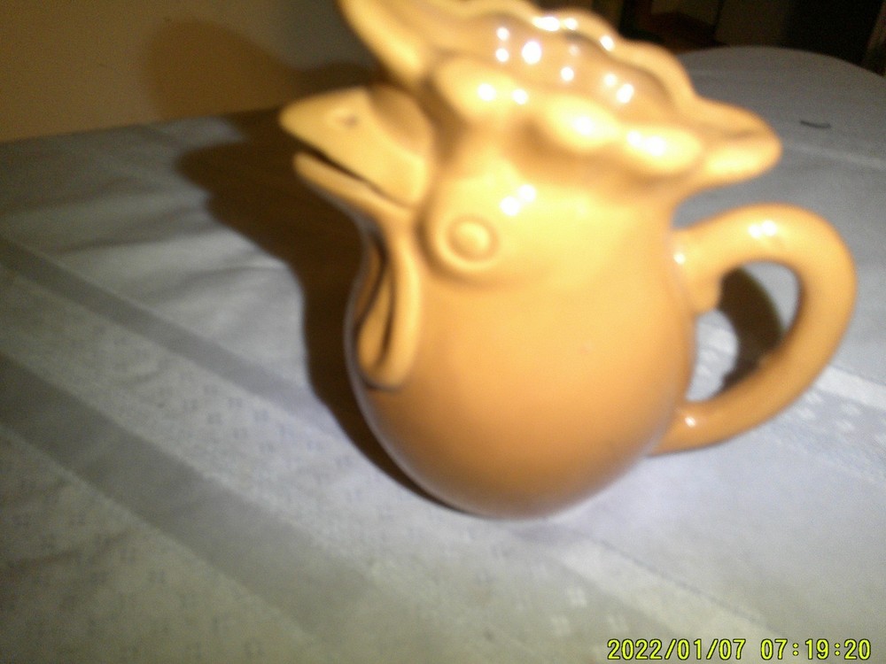 PORCELAIN ROOSTER HEAD CREAMER