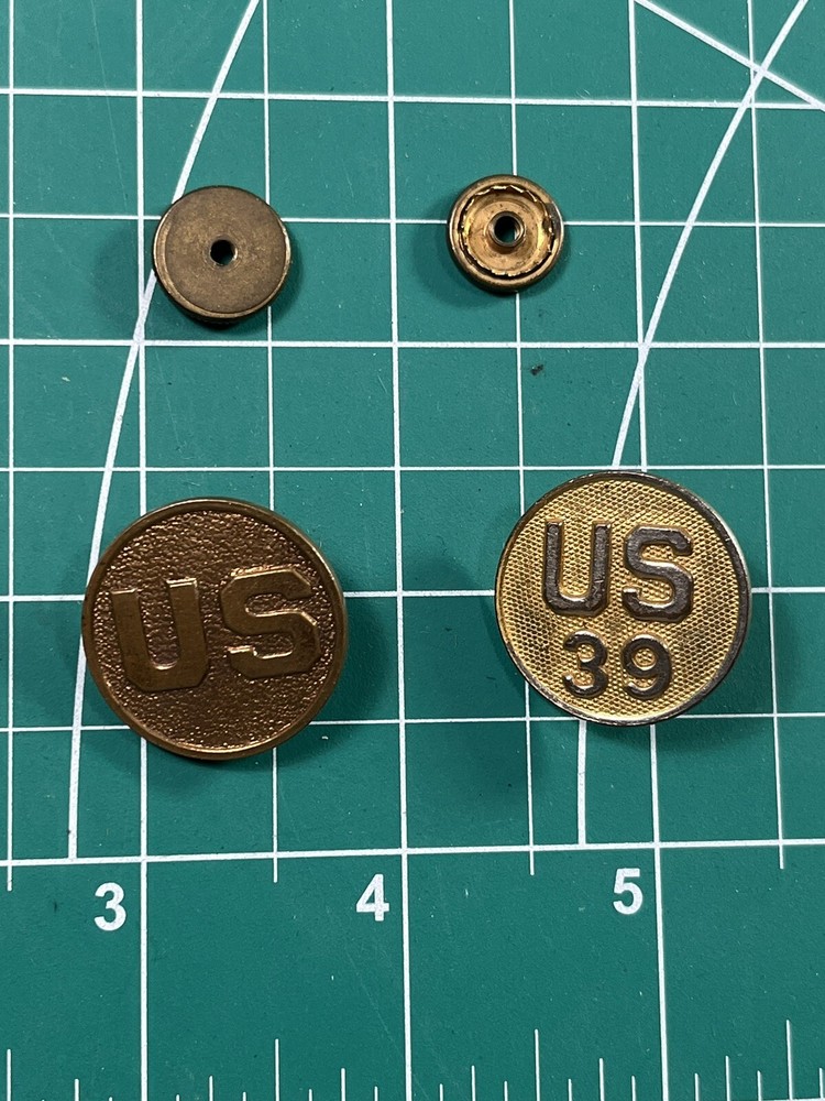 Post WW1 Inter War 39th Infantry Collar DIsk and US Disc
