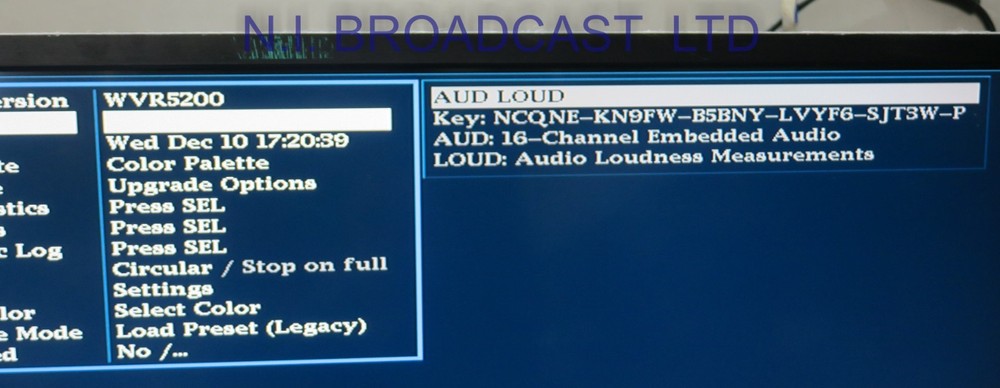 Tektronix wvr5200 waveform vector scope in 1half rack. (rasterizer, DVI output)