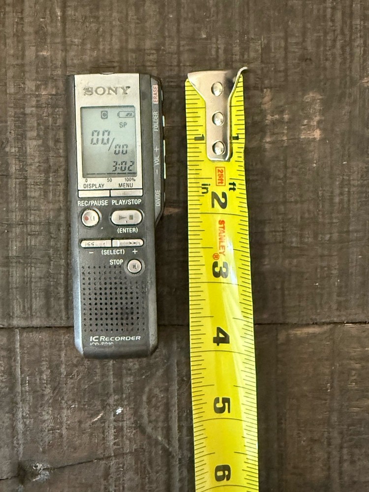 Sony Digital Voice Recorder Hand Held Silver Model ICD-P210 Tested