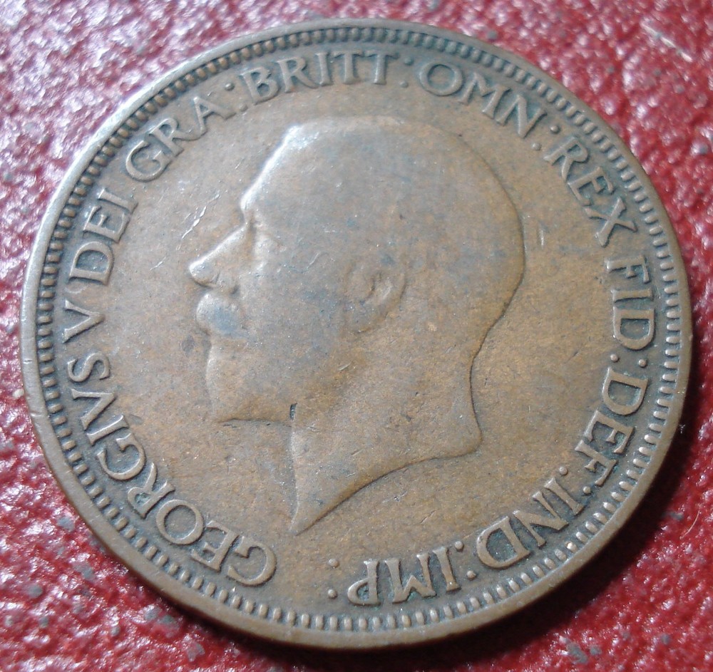 1930 BRITISH HALF PENNY IN GOOD-VG CONDITION