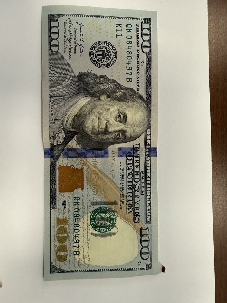 Error Cut 2021 ( top line extra paper) Uncirculated $100 Notes