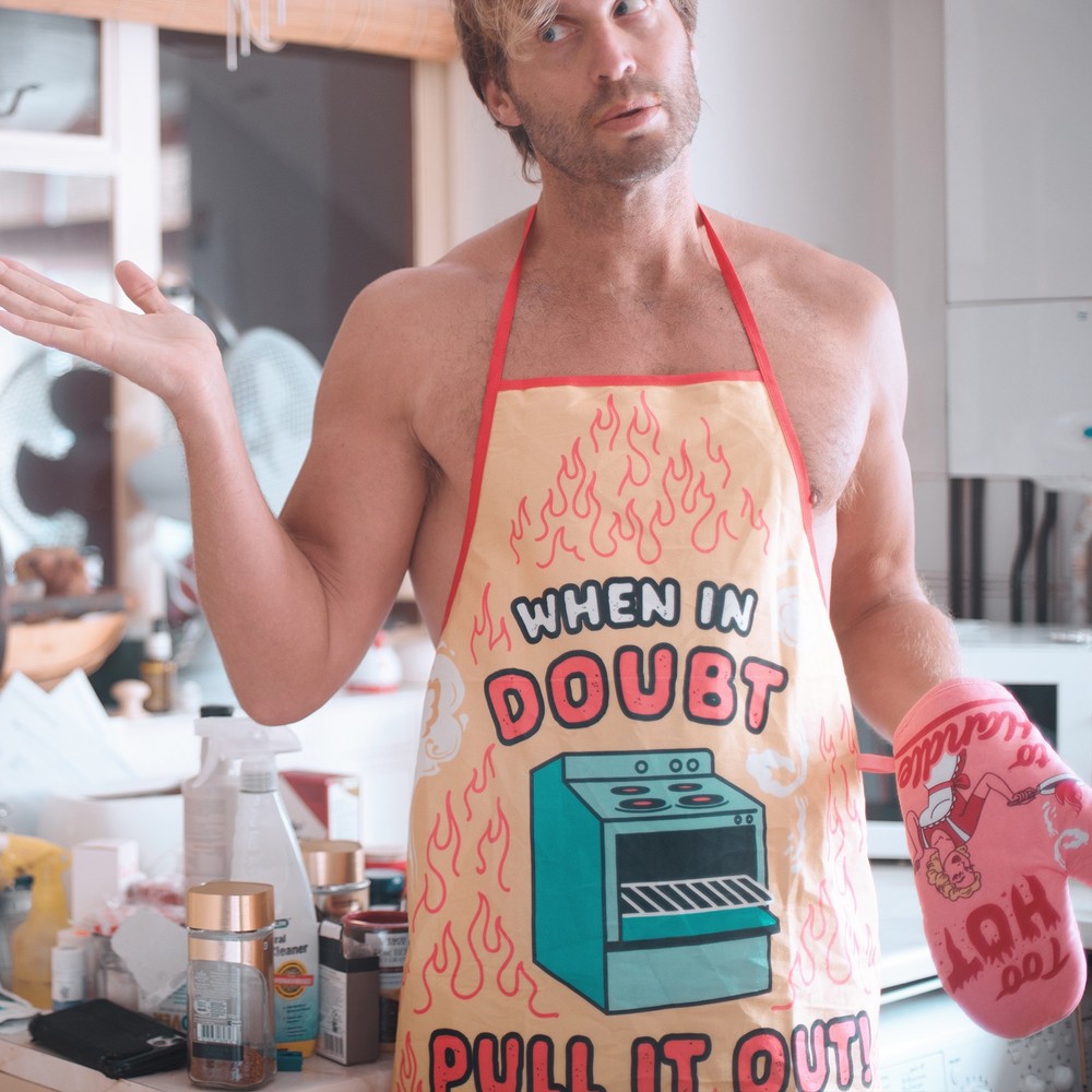 When In Doubt Pull It Out Apron Funny Oven Baking Cooking Graphic Kitchen Smock
