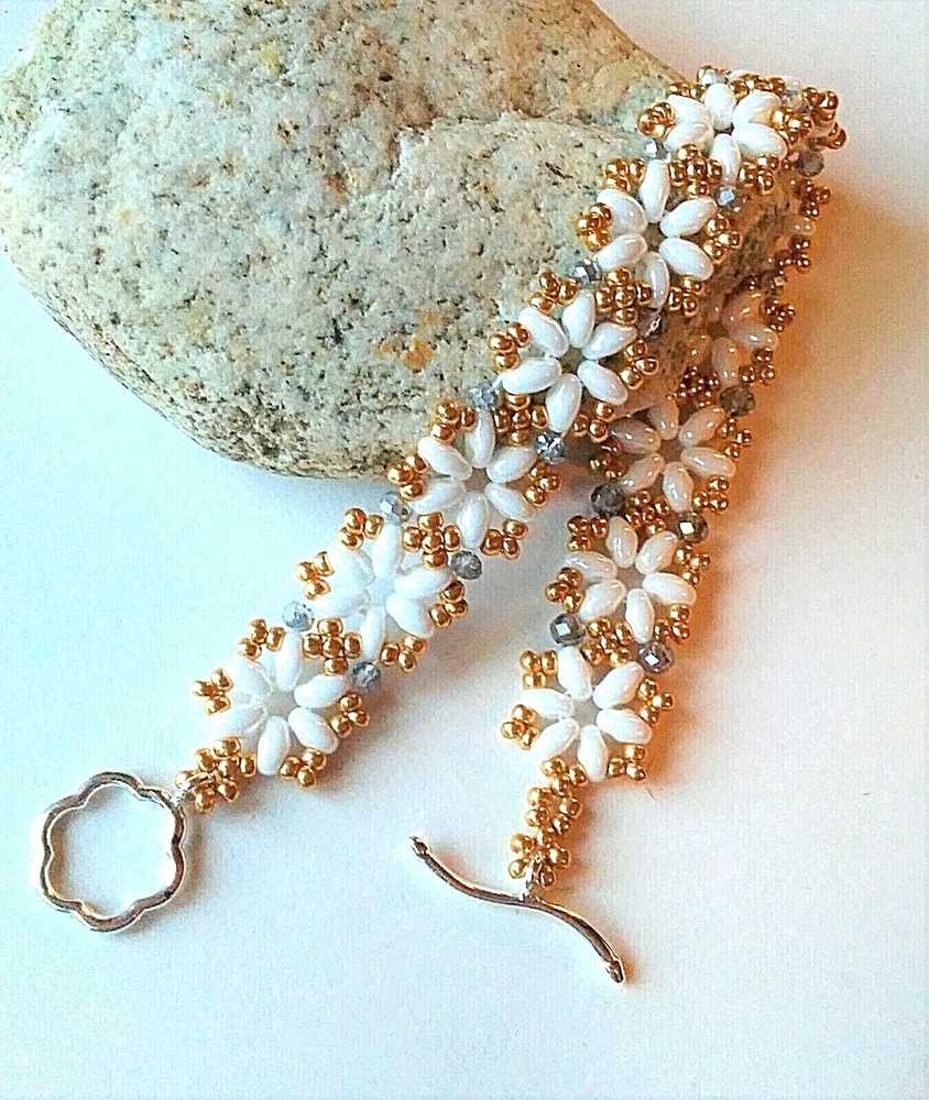 Handmade White Floral Beaded Bracelet