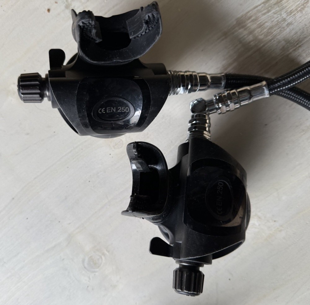 DGX Xtra Sidemount Regulator Set