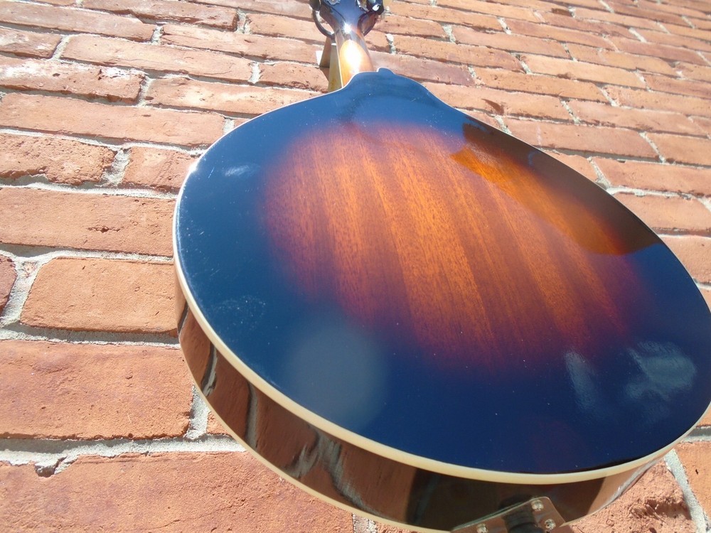 Kentucky KM-140 mandolin w/bag