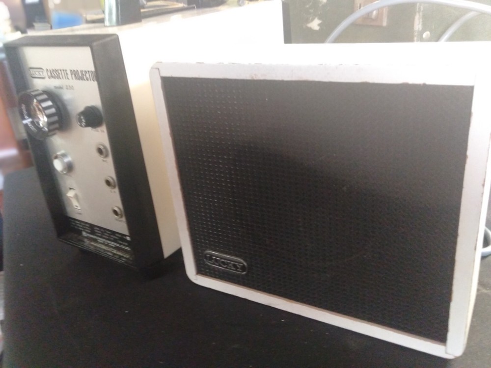 Lucky Cassette Projector Model 230 - Vintage projector