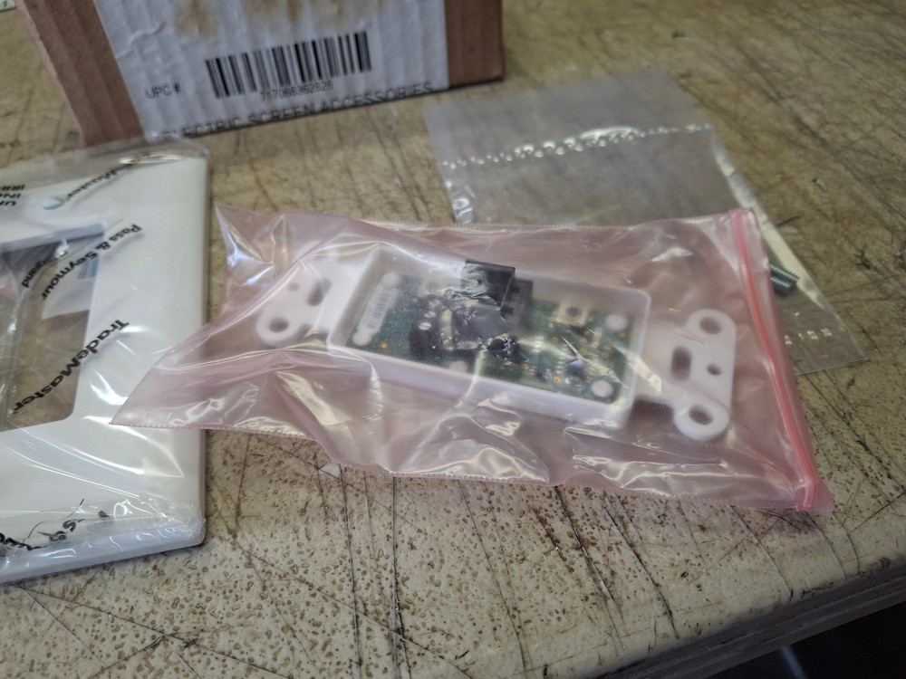 Da-Lite 38886 Built-In Smart Motor Hardware Kit Switch White