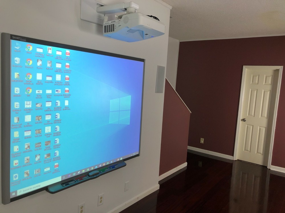 Interactive Smart Board SB680 and NEC Short Throw projector