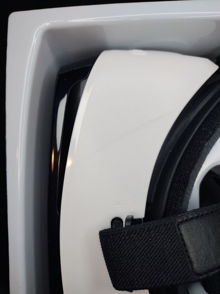 Samsung Oculus Gear VR Headset - Frost White