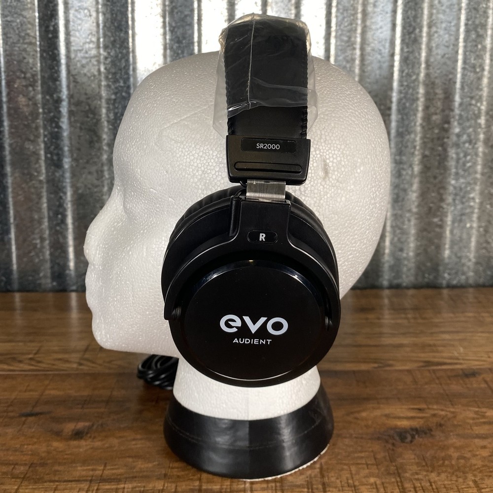 Audient EVO4SRB 2x2 USB Audio Recording Interface Bundle