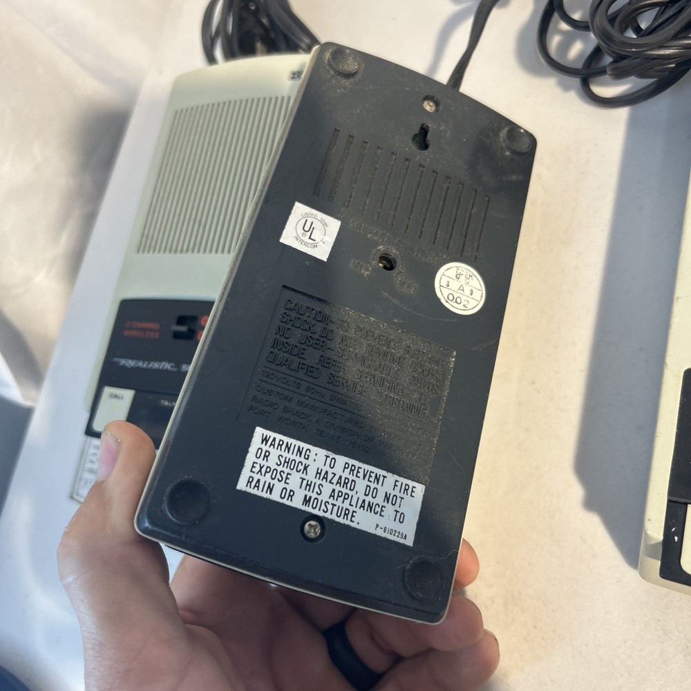 Realistic SELECTaCOM FM 2 Channel 4 Station Wireless Intercom System