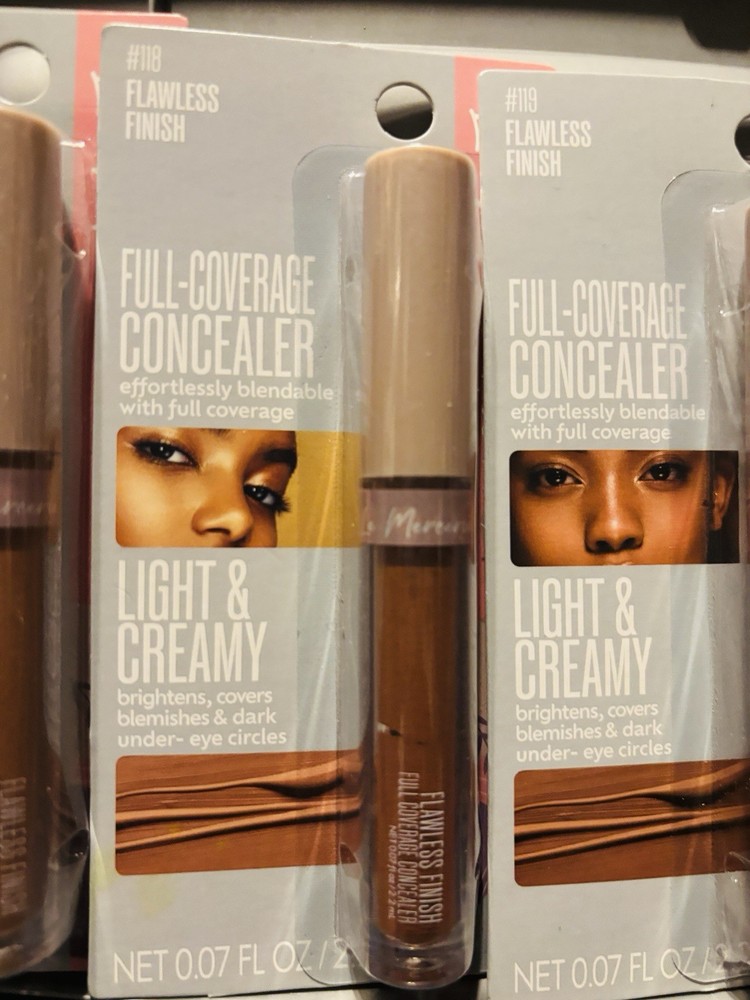 Le Mercerie Flawless Finish Full-Coverage Concealer *One Piece*