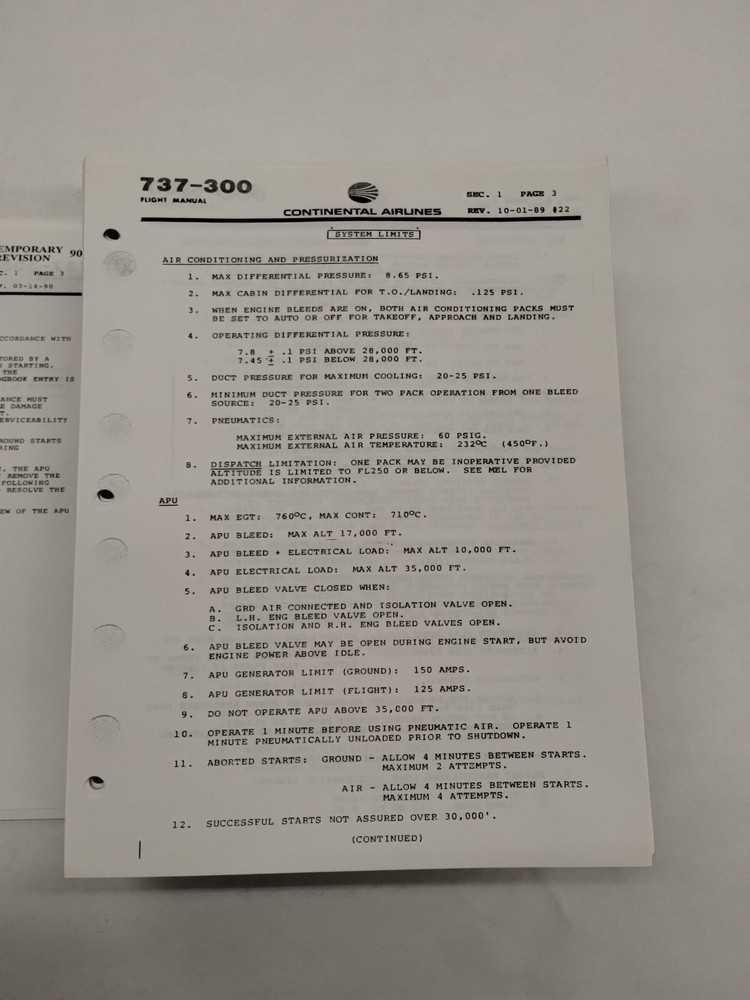 Continental 737-300 Flight Manual 1990-Copy
