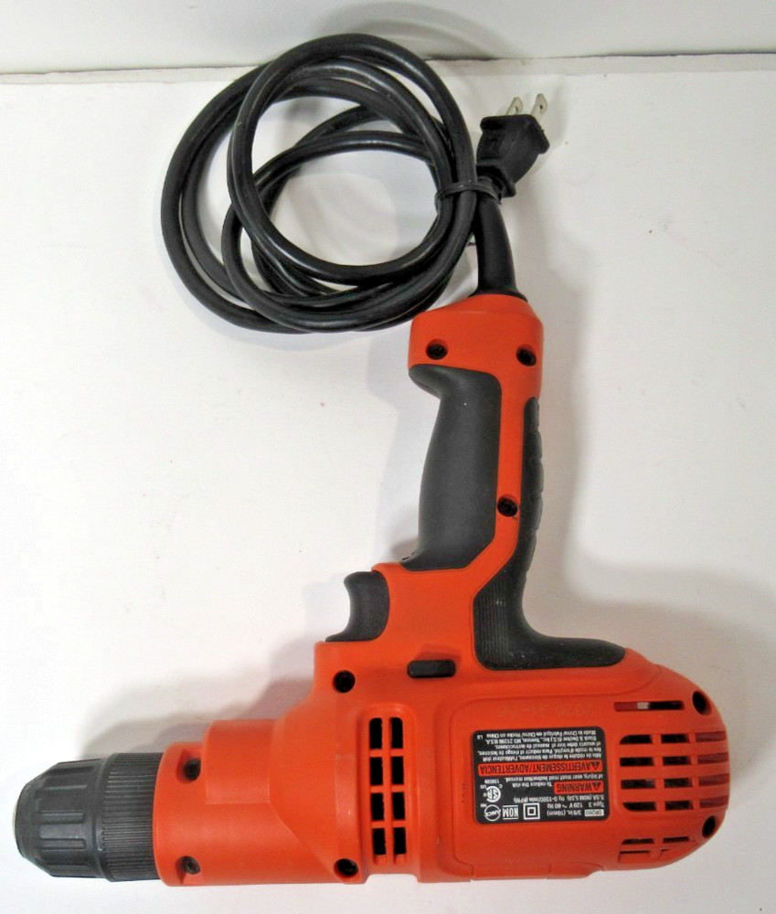 BLACK & DECKER 5.5 AMP DRILL 3/8" KEYLESS CHUCK WITH CORD & BIT