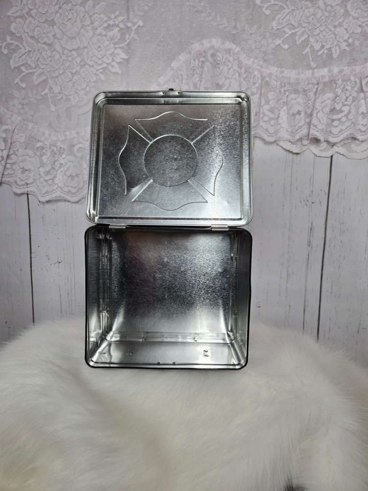 2014 AQUARIUS DESIGNED FIREFIGHTER METAL LUNCH BOX
