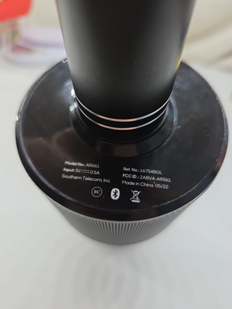 Karaoke Mic Bluetooth Black - Works - Needs Charging Cable