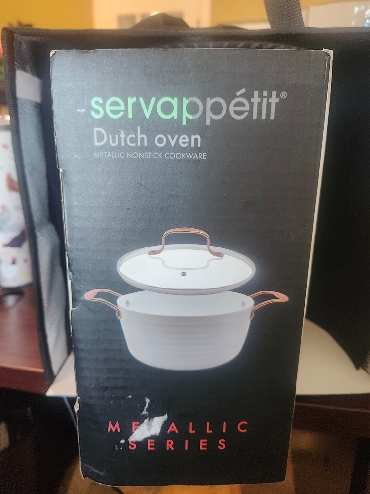 Servapetit five quart metallic dutch oven