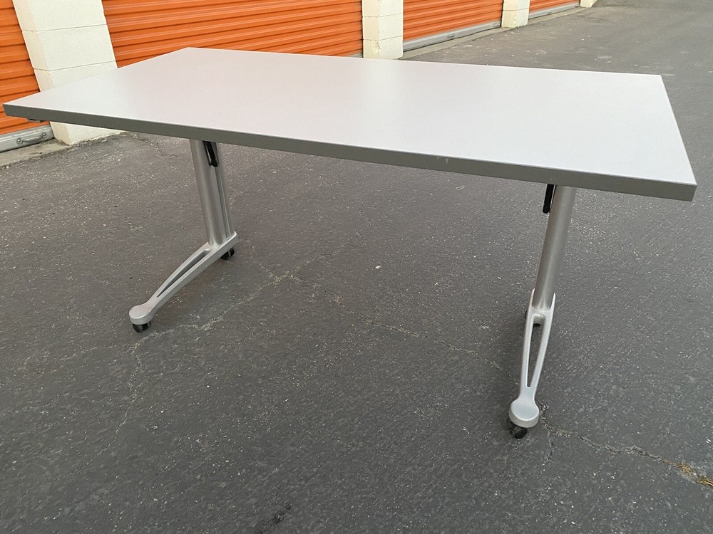 Vintage Knolll Flip Top Executive Desk Computer Training Table