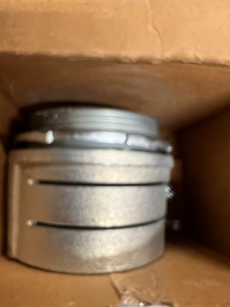 COOPER CROUSE-HINDS 715 3” MI SQUEEZE CONNECTOR