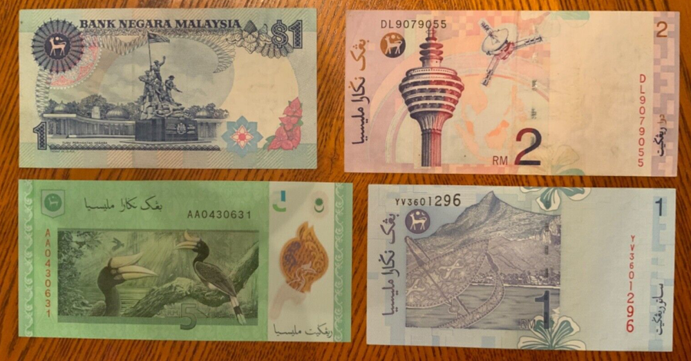 Vintage banknote lote from Malaysia.