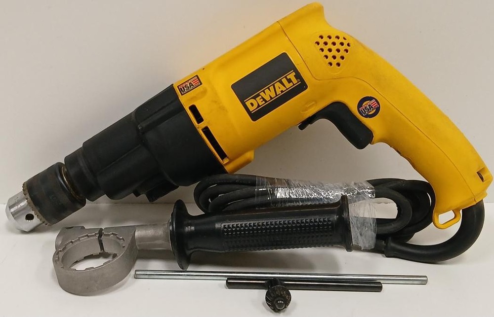 DEWALT 1/2" CORDED DRILL DW505 (P21027563)