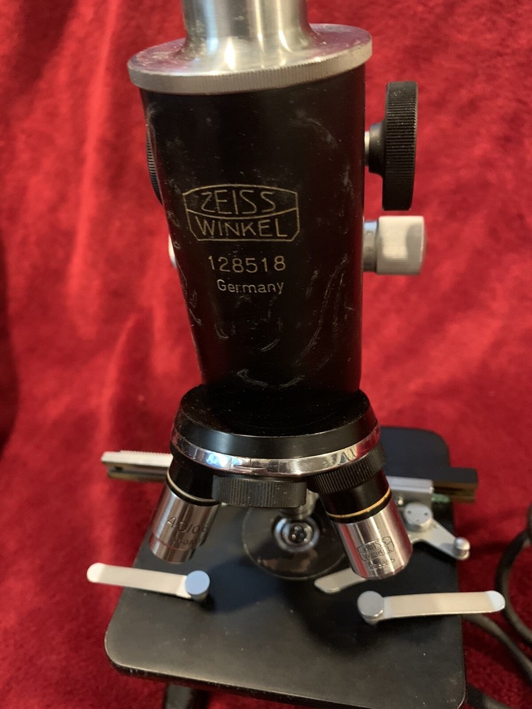 Vintage Zeiss Winkel 128518 Microscope With Case , Light And Extra Lense