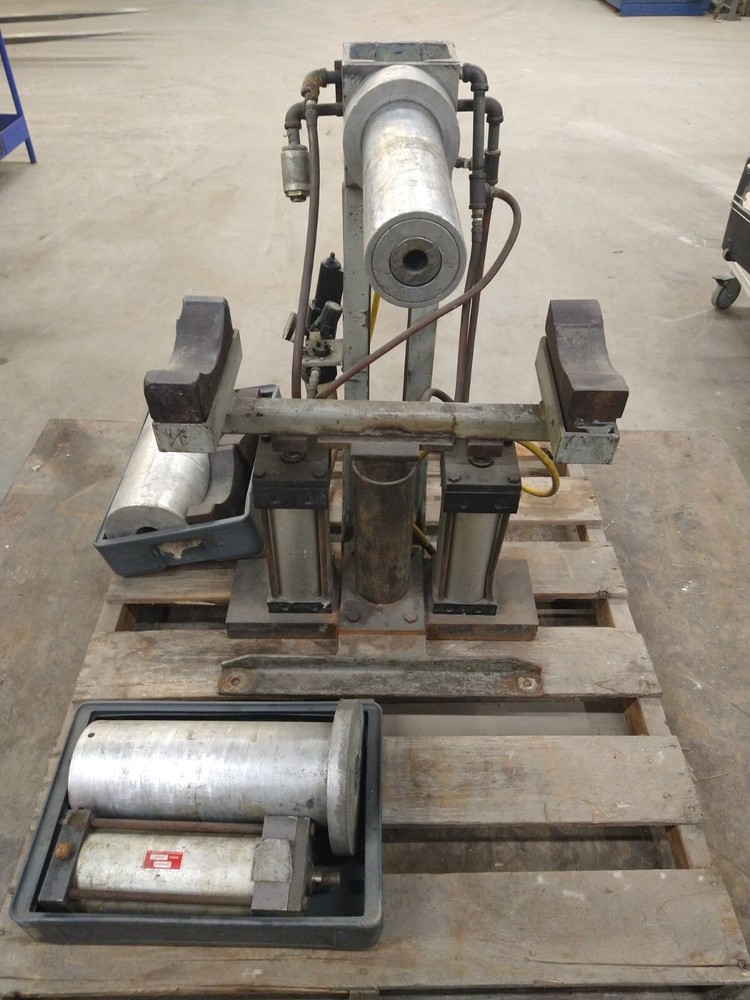 PNEUMATIC TUBE BENDING MACHINE