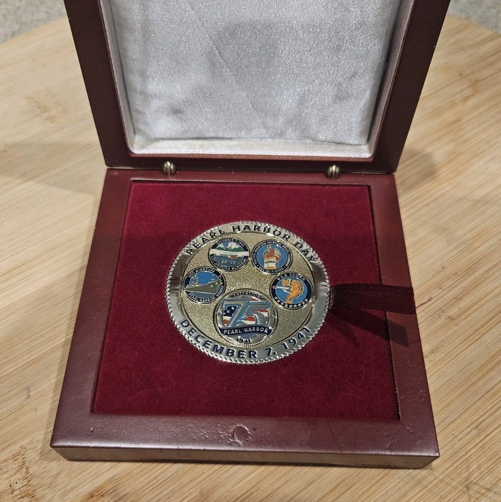 Remember 75 Years Pearl Harbor Two-Sided Painted Commemorative Coin with Case