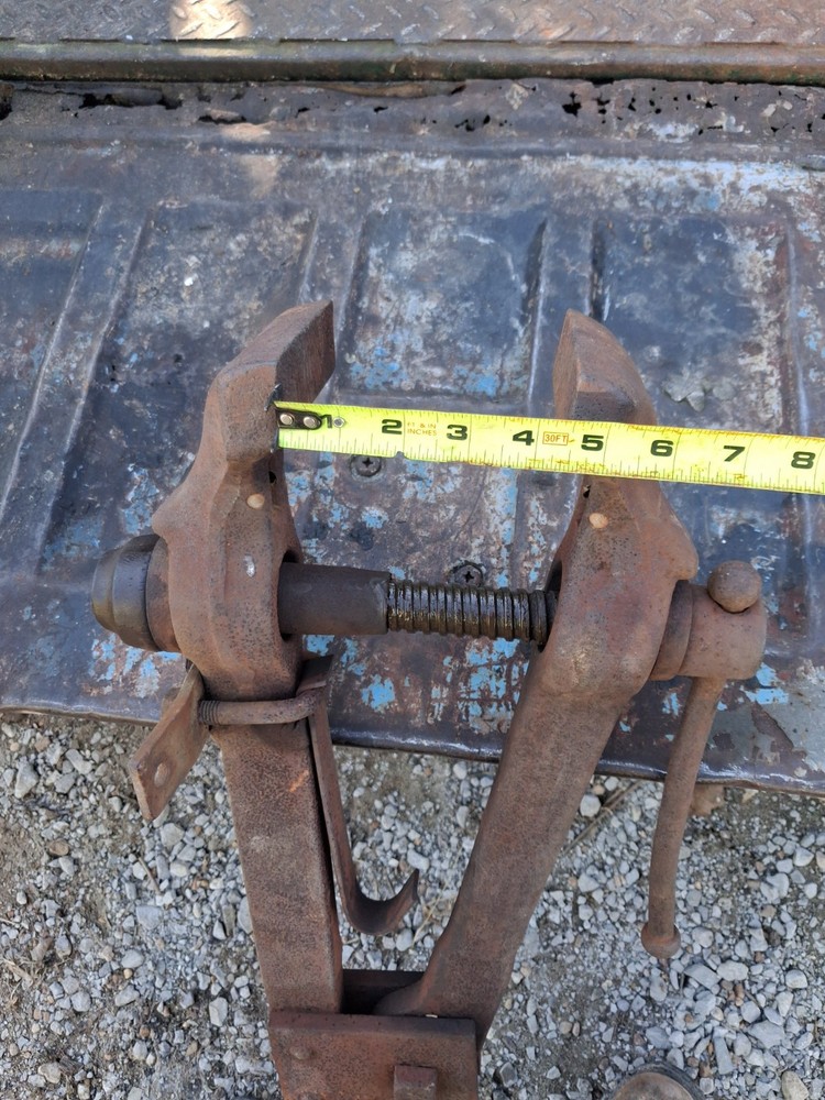 Vintage Antique Blacksmith Post Leg Vise forge anvil tool