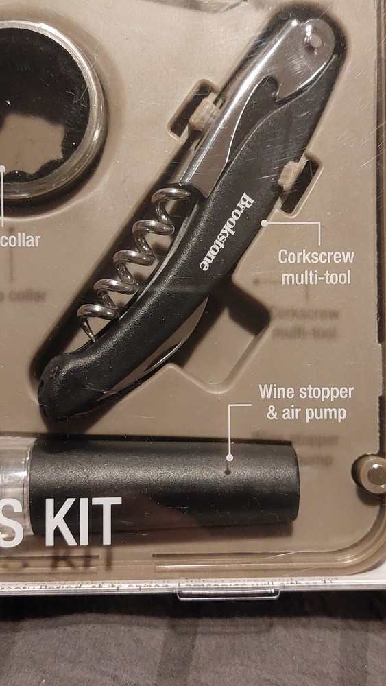 NEW Brookstone Compact Wine Accessories Kit - Shelf
