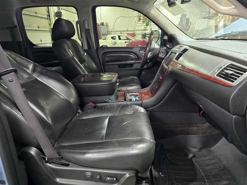Camera/Projector Camera Liftgate Mounted Fits 09-14 ESCALADE 609382