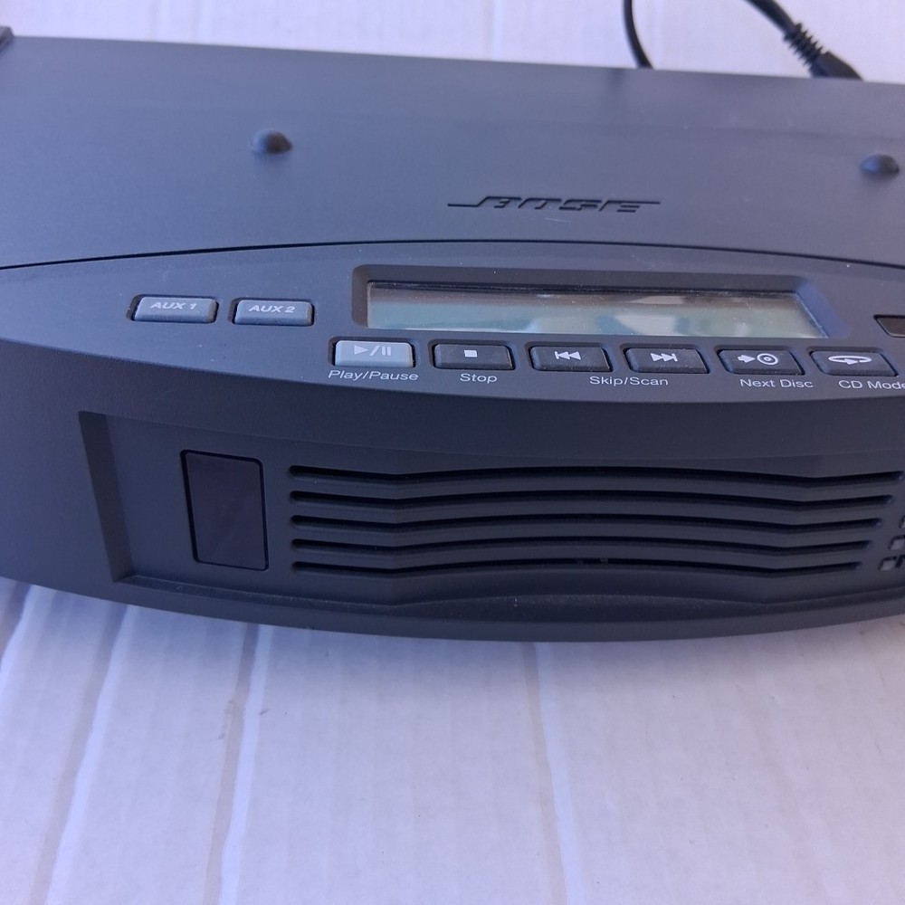 Bose Acoustic Wave Music System II Multi-Disc 5 CD Changer Powers On W/Remote