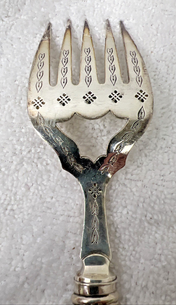 Victorian Hallmarked Silver Plate Fish Set Extremely Detailed Face On Handle
